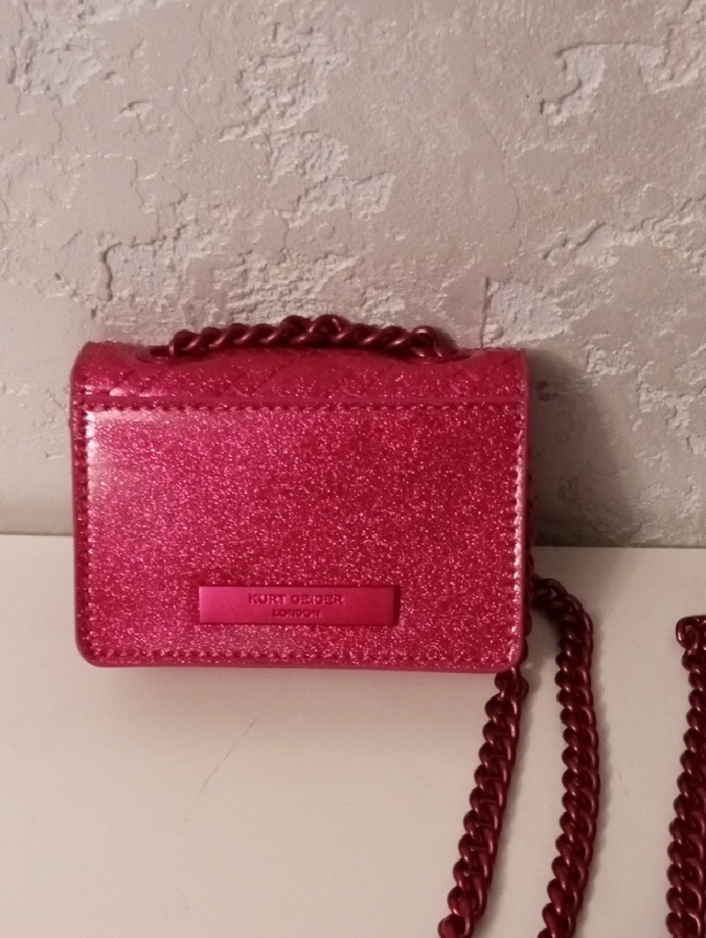 Kurt Geiger Hot Pink Glitter Crossbody with Red Chain - Picture 5 of 7